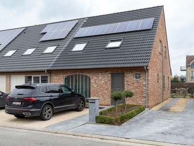 ENERGIEZUINIGE HALF-OPEN WONING in een DOODLOPENDE EN KIN...