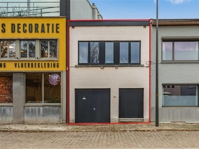 Knappe woning (174m²) met twee slaapkamers, garage en tuin!