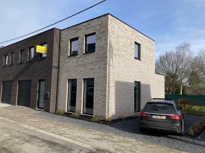 Prachtige nieuwbouwwoning met tuin en garage te Wieze!