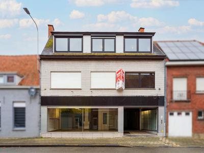 Ruim handelspand met woning nabij centrum Ingelmunster