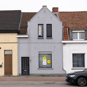 Te renoveren gunstig gelegen rijwoning met 2-3 slaapkamers