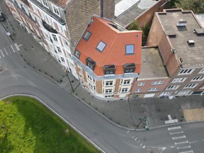 Duplex appartement volledig gerenoveerd met terrassen