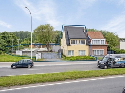 Eigendom met magazijn op perceel van 1.440m²