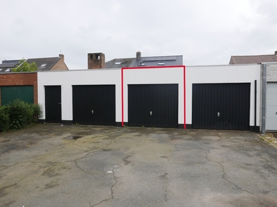 Garage te Sint-Kruis (Male)