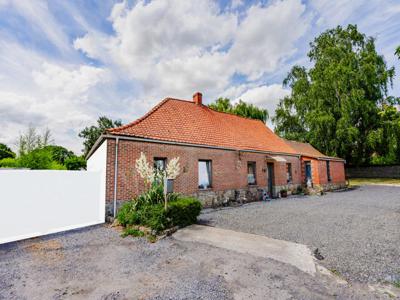 Charmante begane grond 3 slaapkamers en tuin in Brasménil.