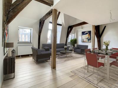 Grand Sablon: 2-beds penthouse in historic house, first occu