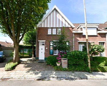 Charmante woning met 3 slaapkamers, tuin en garage.