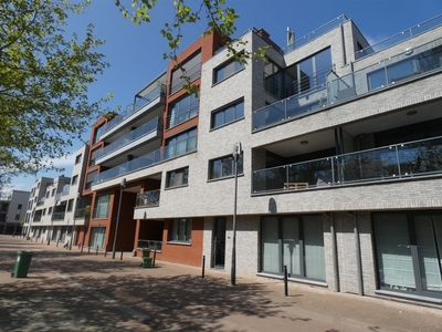 Gelijkvloers appartement met 2slaapkamers en garage op toplocatie