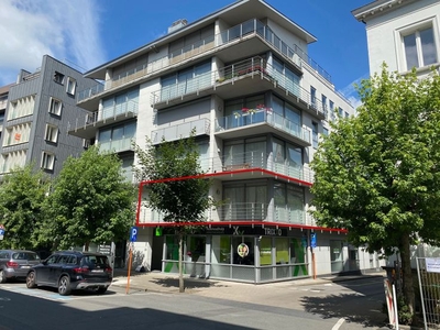 Ruim, luxueus appartement met garage voor 2 auto's.