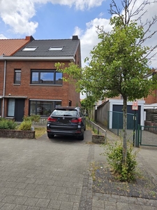 Schoten gerenoveerde HOB met grote tuin en 4 slpk