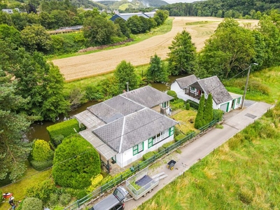 Uitzonderlijke, afgelegen locatie aan de oever van de rivier