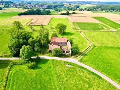 UNIEK gelegen VIERKANTSHOEVE op 1,35 hectare, met UNIEKE ZIC