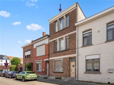 Woning met 3 à 4 kamers, veranda, tuin en aparte garage