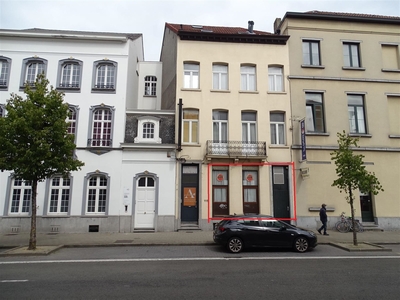 Handelsgelijkvloers 40 m² nabij het Centraal Station van Mechelen!