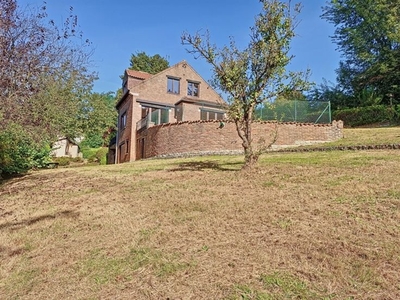 Geïsoleerde villa met slaapkamer + douche op de gelijkvloers