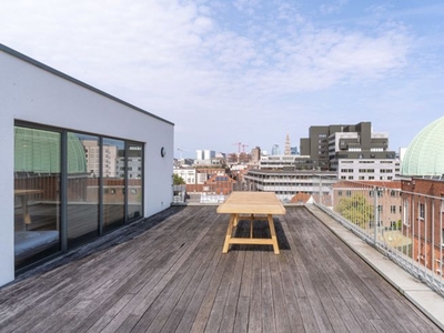 Penthouse met panoramisch uitzicht op Bxl - 800m van Zavel