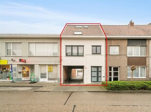 Twee woonkamers, keukens en badkamers