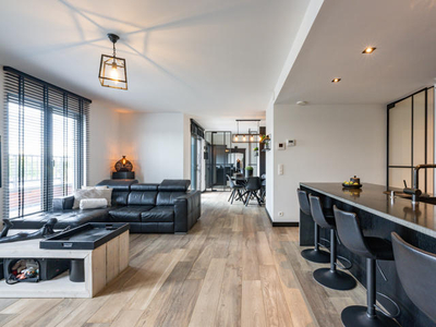 LUXE PENTHOUSE MET 2 TERRASSEN