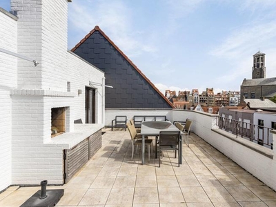 Ruim appartement met uniek zonneterras te koop in Knokke