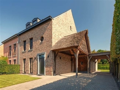 UNIEKE LUXE DESIGN WONING CA. 300 M² OP TOPLOCATIE!