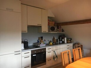 Appartement met veel lichtinval - centraal gelegen