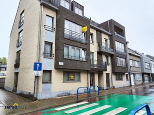 Gelijkvloers appartement met tuin en garage te Nieuwerkerken