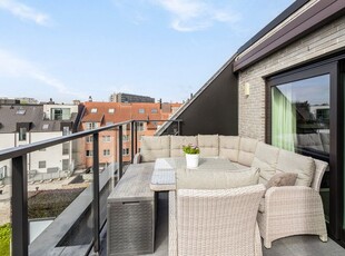 Penthouse met 2 slpk op topligging te Waregem!