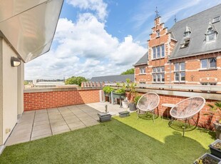 Penthouse met prachtig terras op toplocatie!