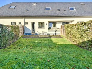 PRACHTIG GEMEUBLEERDE HUIS MET 3 SLAAPKAMERS EN PRIVÉ-TUIN