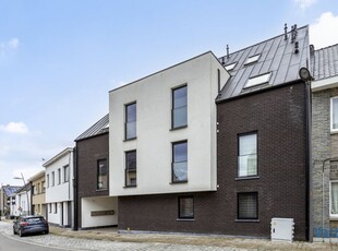 Recent duplex appartement met 2 slaapkamers, terras en au...