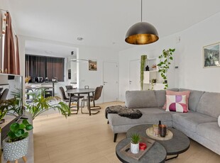 Top gerenoveerd hoekappartement met tuin