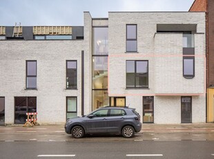 Nieuwbouw appartement met terras en garage