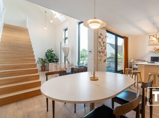 Unieke gerenoveerde woning op uitstekende ligging!