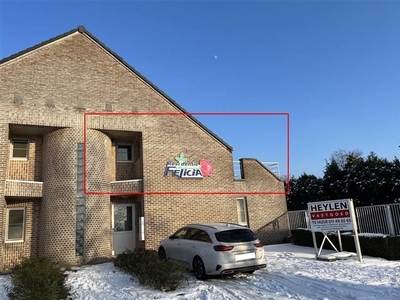 Duplex 3 slaapkamer appartement met ruim terras en autostaan