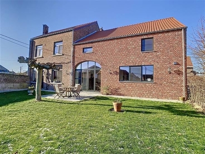 Gerenoveerde woning, 3/4 slpks, inrichtb. zolder, tuin, 5a 4