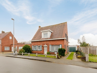 Te renoveren woning met potentieel nabij Merkemveld!