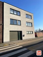 Mooi ruim bel-etage met 3 slpks en garage