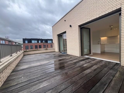 PRACHTIG NIEUW PENTHOUSE APPARTEMENT-Terras 32m²! Pkg mog.