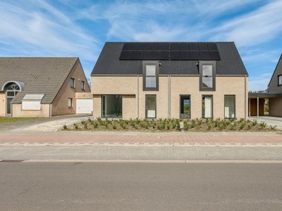 BEN-woning met 3 slpks en diepe tuin op 511m² te Poppel