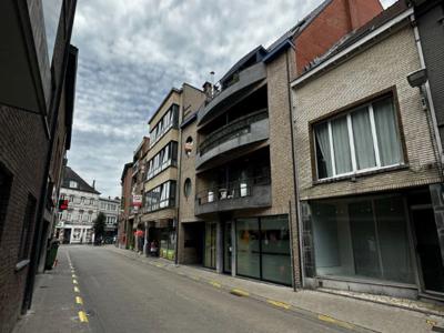 Ruim appartement te huur op de tweede verdieping te Lokeren