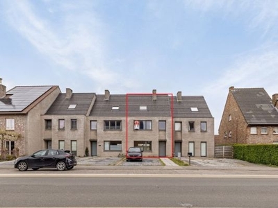 instapklare Woning met 2 garage boxen te Koop in Gistel!