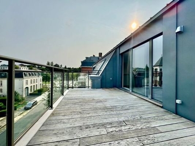 ! NEW ! PENTHOUSE avec terrasse de 32m² - Bois de la Cambre