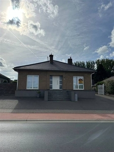 Ruime bungalow met volledig onderkelderde werkruimte