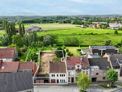 Te renoveren woning/bouwgrond op een prachtig perceel