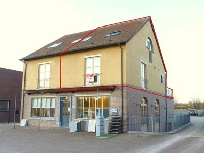 Duplex-app. met 2 slpk., terras en garage in Herk-de-Stad.