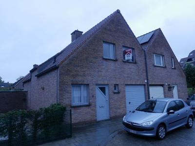 Half-open 3-slaapkamerwoning met EPC-B