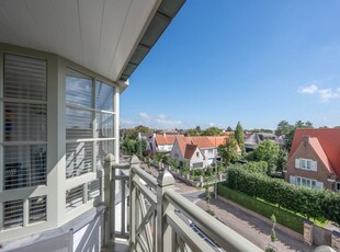 Prachtig appartement met open zicht op de charmante villaatj