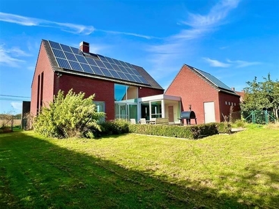 TOFFE ENERGIEZUINIGE VILLA, super gelegen genietend van MOOI