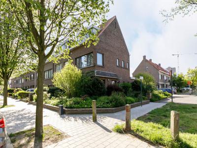 Half open ééngezinswoning te koop