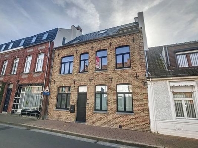 Gerenoveerd duplex-apparement met 3 slaapkamers in Poperinge